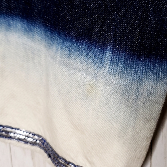 Calvin Kline Jeans Bleach Dipped Fray Hem Crop - Picture 6 of 9